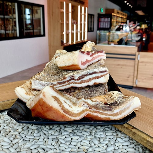 Poitrine de porc salée